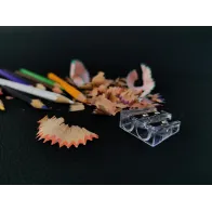 Ascutitor metalic dublu